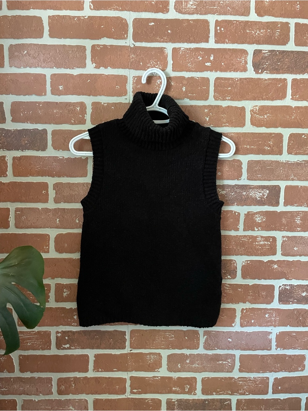Twik (Simons) | Retro Vintage Knit Black Sleeveless Turtleneck Sweater